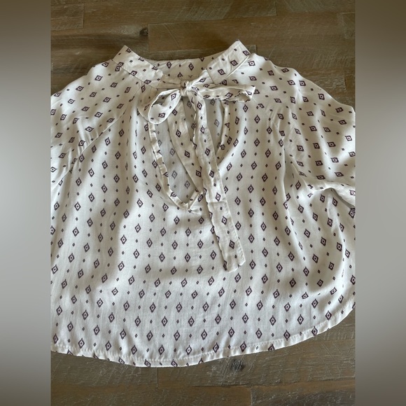 Flowy patterned, crop top! - Picture 4 of 4